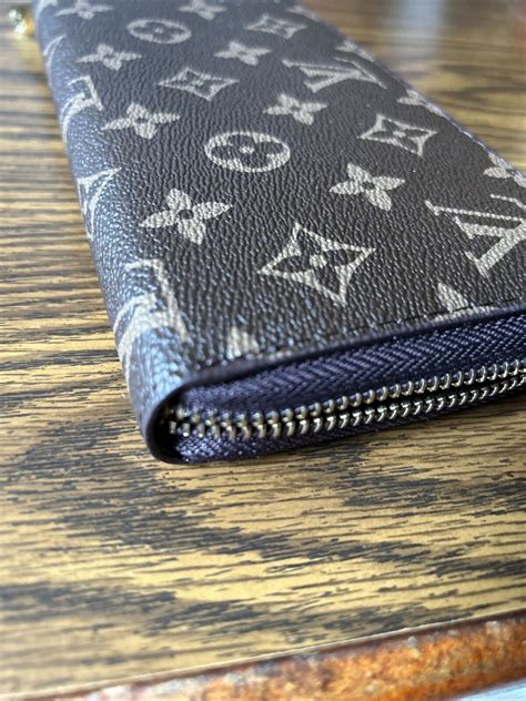 Louis Vuitton M60017 Zippy Wallet Monogram Purse .